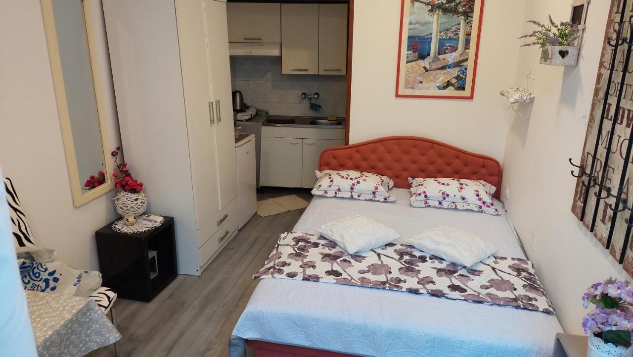 Apartment Rosse Split Exteriör bild