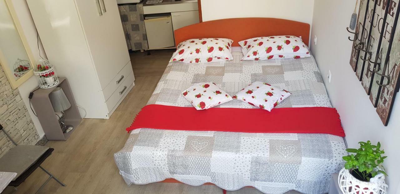 Apartment Rosse Split Exteriör bild